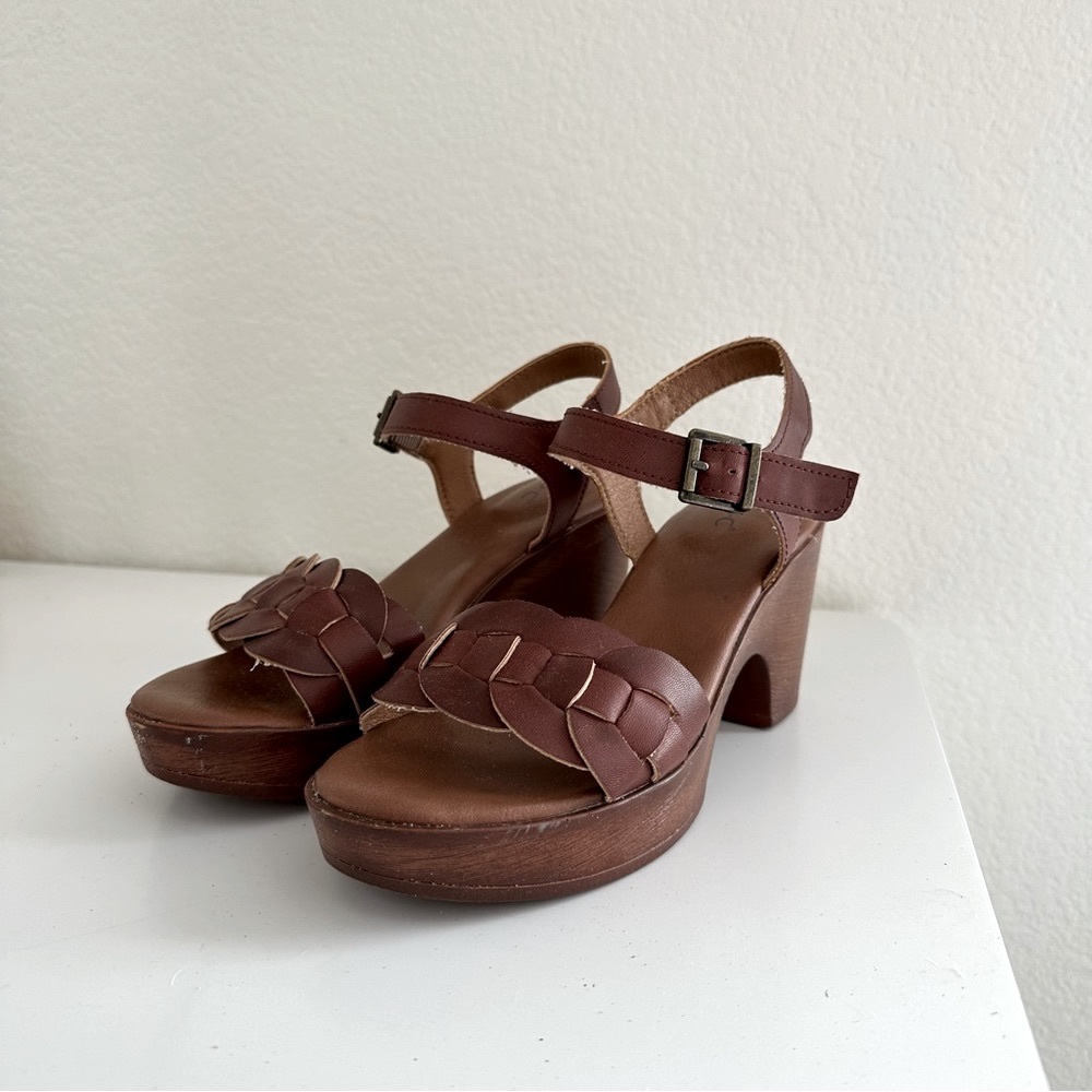 Size 6 Brown Heel